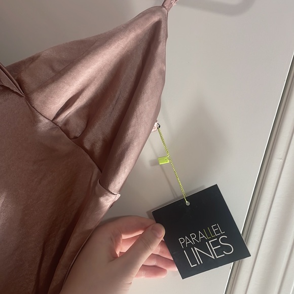 3/$100 NWT satin pink maxi dress parallel lines - Picture 4 of 5